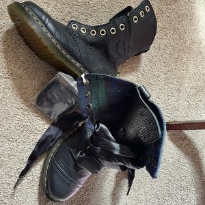 COPY - Dr. Martens Aimilita. Fold down! Brand new!